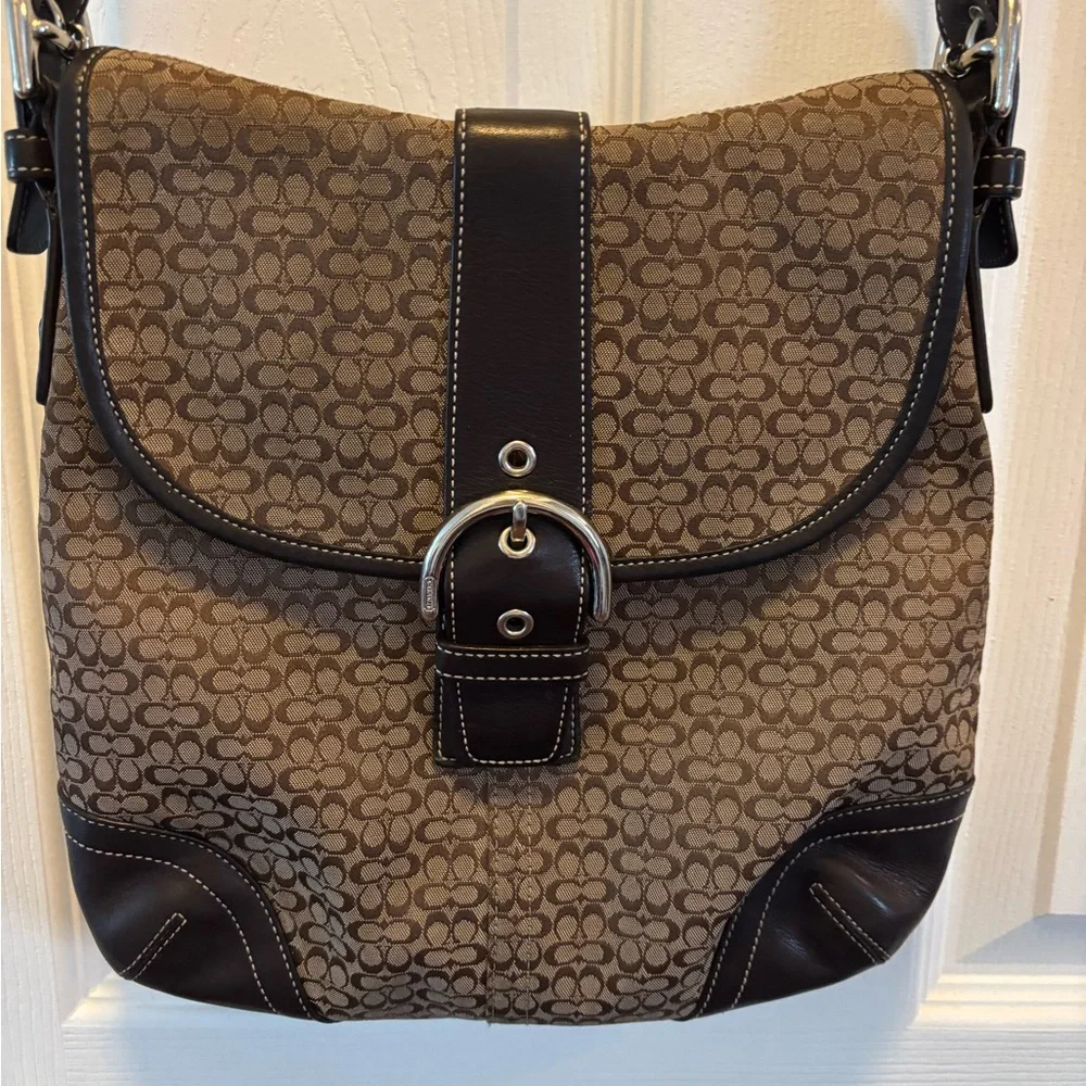 Coach VINTAGE F3K-6376 SoHo Mini Signature C Flap Crossbody Tan/Brown Bag EUC - Picture 1 of 16